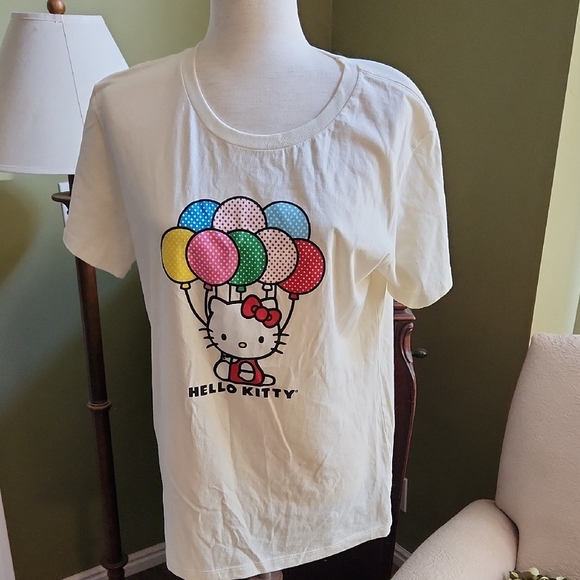 NWOT Hello Kitty Balloon Print Cream Tee-Size L - Picture 1 of 4
